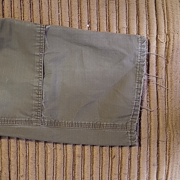 Y2k. Made of USA fabric.  Wrangler Riggs Workwear. Cargo/Painter pants.  W40 L30 - Picture 4 of 13